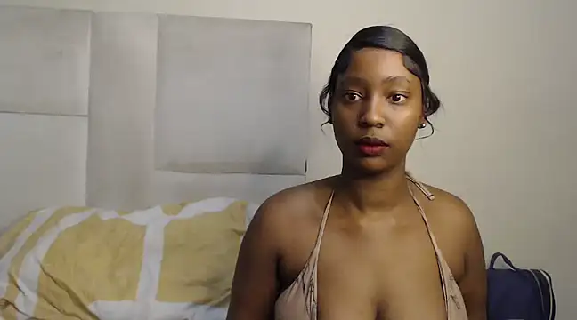 Snapshot of Spicey-Cheekss chatting on December 5, 2024, 8:55 pm Spicey-Cheekss online show from December 5, 2024, 8:55 pm