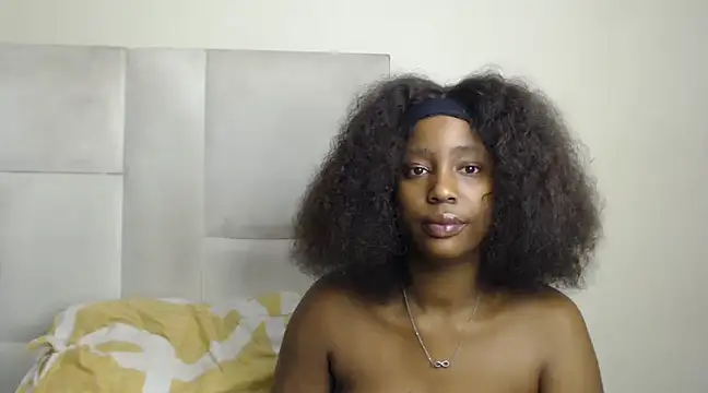 Snapshot of Spicey-Cheekss chatting on December 8, 2024, 7:00 pm Spicey-Cheekss online show from December 8, 2024, 7:00 pm