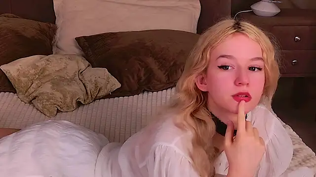 NaomiLoys online show from March 9, 2025, 3:43 am