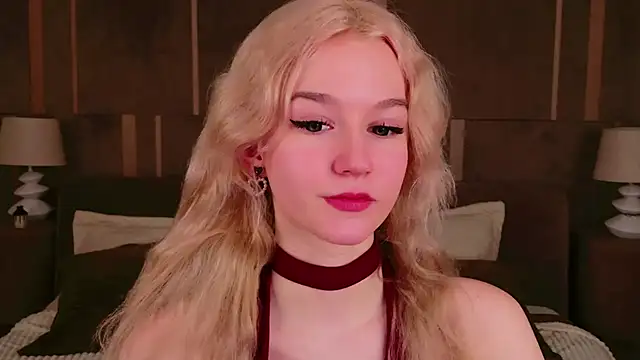 NaomiLoys online show from March 22, 2025, 3:30 am