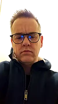 Hectorthyssen1 online show from January 5, 2025, 8:31 pm