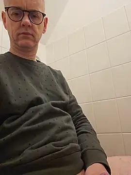 Hectorthyssen1 online show from February 9, 2026, 7:18 pm