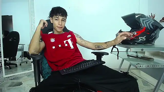 Snapshot of Zacktk7 chatting on December 10, 2024, 11:19 pm Zacktk7 online show from December 10, 2024, 11:19 pm