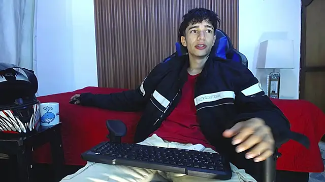 Snapshot of Zacktk7 chatting on December 14, 2024, 2:10 pm Zacktk7 online show from December 14, 2024, 2:10 pm