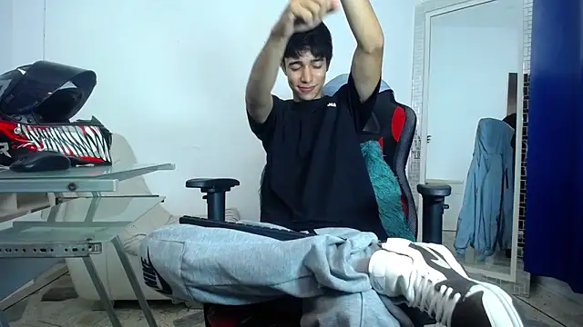 Snapshot of Zacktk7 chatting on December 26, 2024, 8:11 pm Zacktk7 online show from December 26, 2024, 8:11 pm