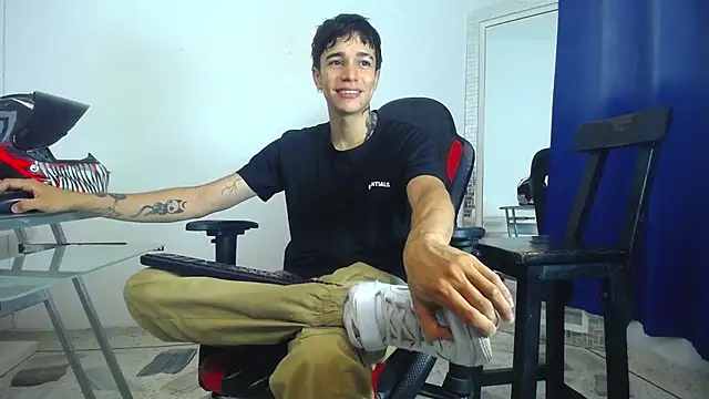 Snapshot of Zacktk7 chatting on January 7, 2025, 9:14 pm Zacktk7 online show from January 7, 2025, 9:14 pm