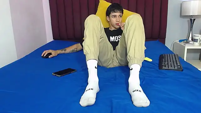 Snapshot of Zacktk7 chatting on January 13, 2025, 10:45 pm Zacktk7 online show from January 13, 2025, 10:45 pm