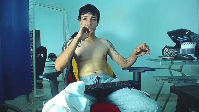 Snapshot of Zacktk7 chatting on January 14, 2025, 11:05 pm Zacktk7 online show from January 14, 2025, 11:05 pm