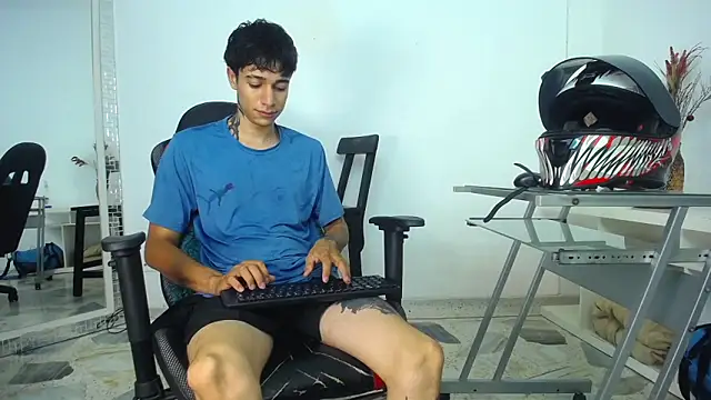 Snapshot of Zacktk7 chatting on January 16, 2025, 8:03 pm Zacktk7 online show from January 16, 2025, 8:03 pm