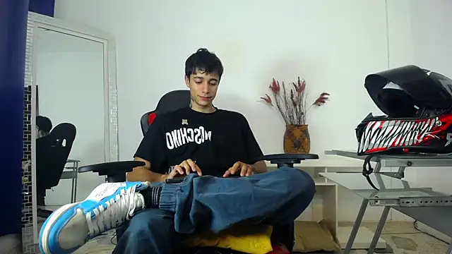 Snapshot of Zacktk7 chatting on January 21, 2025, 8:32 pm Zacktk7 online show from January 21, 2025, 8:32 pm