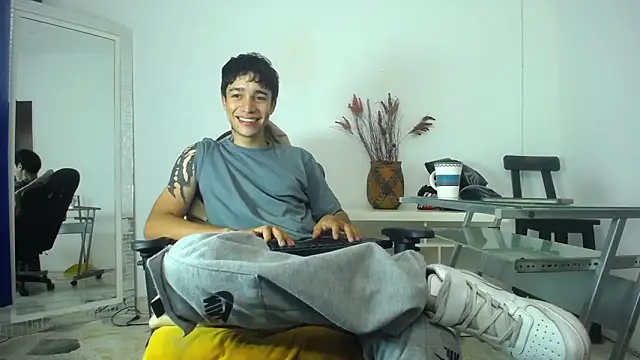 Snapshot of Zacktk7 chatting on January 23, 2025, 9:07 pm Zacktk7 online show from January 23, 2025, 9:07 pm