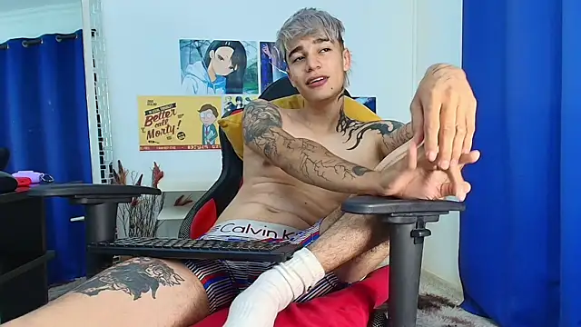 Snapshot of Zacktk7 chatting on March 10, 2025, 11:27 pm Zacktk7 online show from March 10, 2025, 11:27 pm