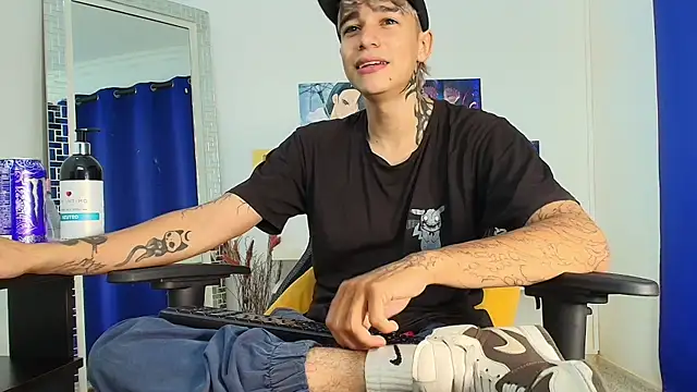 Snapshot of Zacktk7 chatting on March 11, 2025, 8:09 pm Zacktk7 online show from March 11, 2025, 8:09 pm