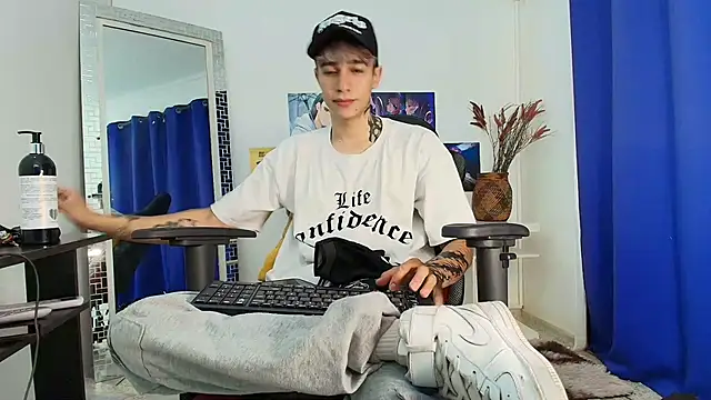 Snapshot of Zacktk7 chatting on March 20, 2025, 7:46 pm Zacktk7 online show from March 20, 2025, 7:46 pm