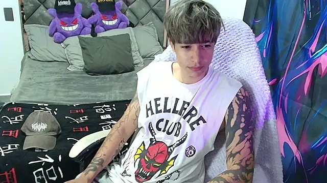 Snapshot of Zacktk7 chatting on April 15, 2026, 6:26 pm Zacktk7 online show from April 15, 2026, 6:26 pm