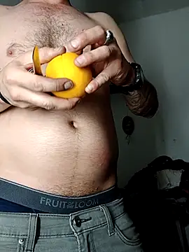 jhonyhot9292 online show from March 31, 2026, 7:31 am