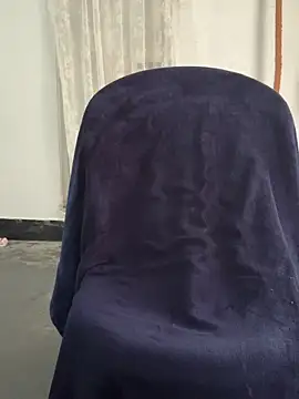 Snapshot of mikemacluffy chatting on September 21, 2025, 7:54 am mikemacluffy online show from September 21, 2025, 7:54 am