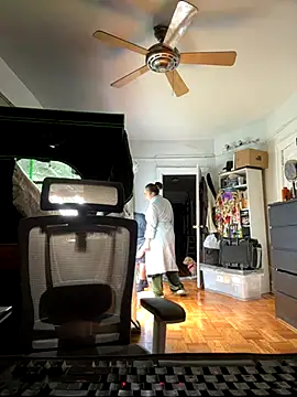 Snapshot of TacosSenpai chatting on October 10, 2025, 5:06 am TacosSenpai online show from October 10, 2025, 5:06 am