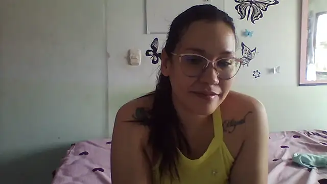 Snapshot of luxandracon23 chatting on February 22, 2025, 1:46 pm luxandracon23 online show from February 22, 2025, 1:46 pm