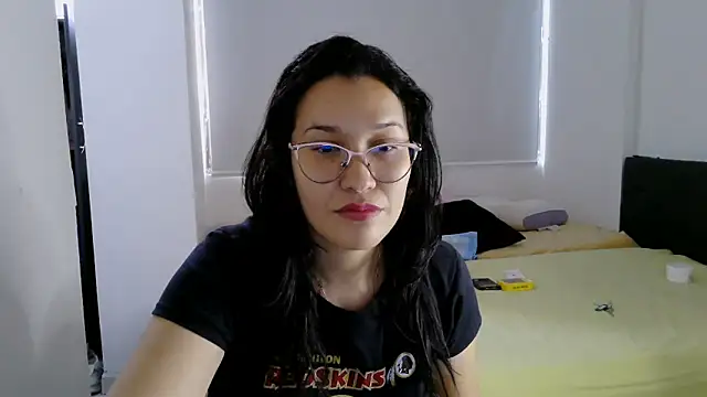 Snapshot of luxandracon23 chatting on October 10, 2025, 5:34 pm luxandracon23 online show from October 10, 2025, 5:34 pm