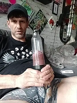 Gilgamesch1704 online show from June 7, 2026, 1:37 pm