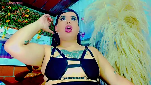 nauthyvalentina online show from March 6, 2026, 3:19 pm