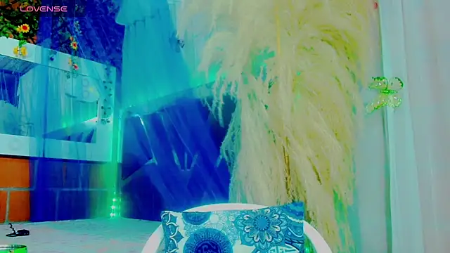 nauthyvalentina online show from April 11, 2026, 8:02 pm