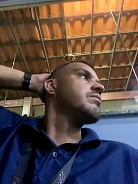 Snapshot of Vaguinhowqs chatting on October 18, 2025, 7:31 am Vaguinhowqs online show from October 18, 2025, 7:31 am