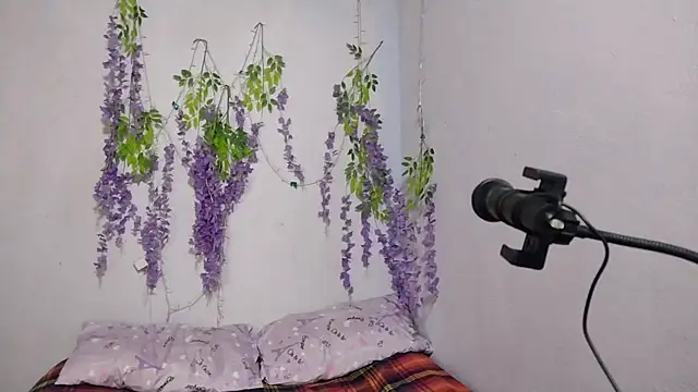 Snapshot of yazforeSolo chatting on September 22, 2025, 2:08 pm yazforeSolo online show from September 22, 2025, 2:08 pm