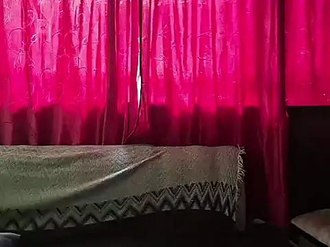 Snapshot of yazforeSolo chatting on September 30, 2025, 2:11 pm yazforeSolo online show from September 30, 2025, 2:11 pm