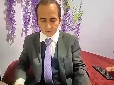 Snapshot of yazforeSolo chatting on October 9, 2025, 2:37 pm yazforeSolo online show from October 9, 2025, 2:37 pm