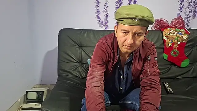 Snapshot of yazforeSolo chatting on November 26, 2025, 2:29 pm yazforeSolo online show from November 26, 2025, 2:29 pm