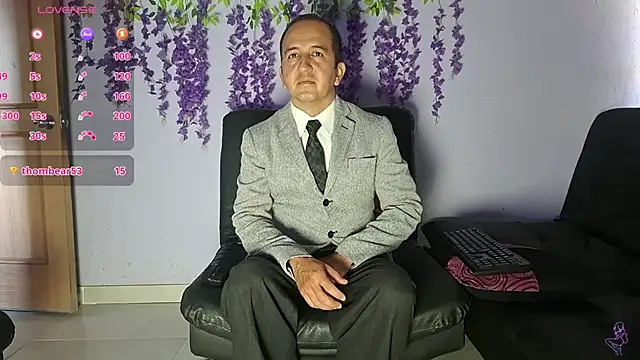 Snapshot of yazforeSolo chatting on February 11, 2026, 2:33 pm yazforeSolo online show from February 11, 2026, 2:33 pm