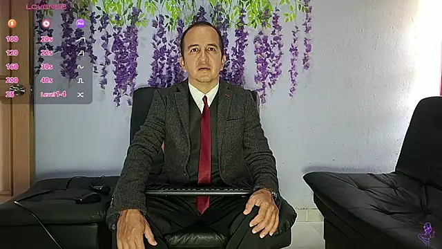 Snapshot of yazforeSolo chatting on February 13, 2026, 2:02 pm yazforeSolo online show from February 13, 2026, 2:02 pm