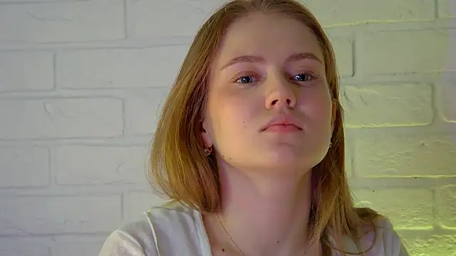 SelinSwarovski online show from March 11, 2026, 4:40 am