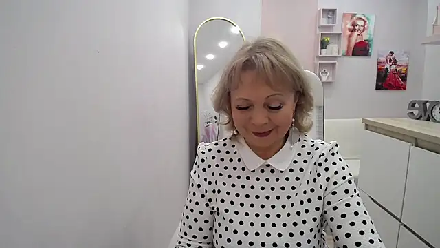 Milla Cutie18 online show from February 16, 2026, 5:14 am