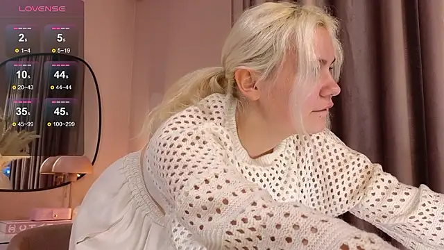 Snapshot of Maybe_Baby_ chatting on December 2, 2024, 8:19 am Maybe Baby online show from December 2, 2024, 8:19 am