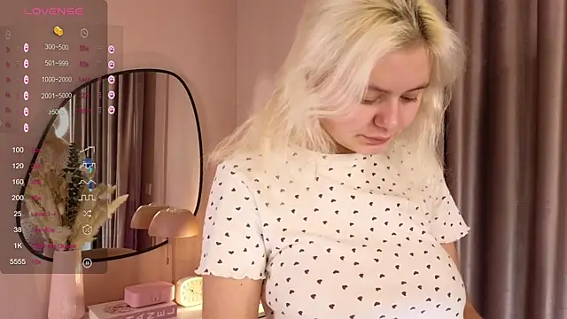 Snapshot of Maybe_Baby_ chatting on December 6, 2024, 8:15 am Maybe Baby online show from December 6, 2024, 8:15 am