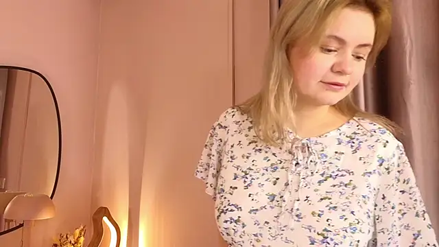 Snapshot of Maybe_Baby_ chatting on December 9, 2024, 11:15 am Maybe Baby online show from December 9, 2024, 11:15 am