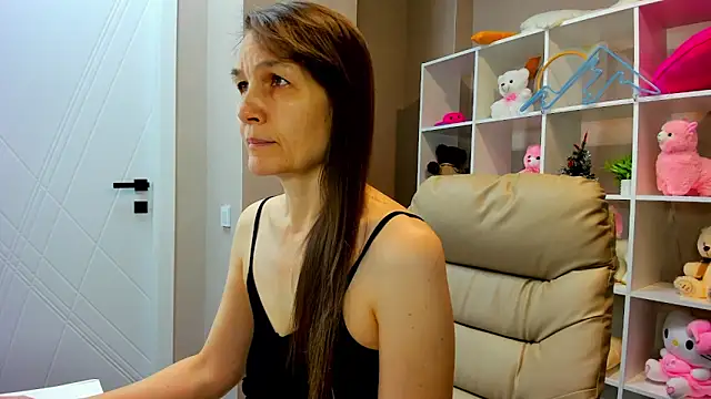 Lillian White online show from January 5, 2025, 1:13 am