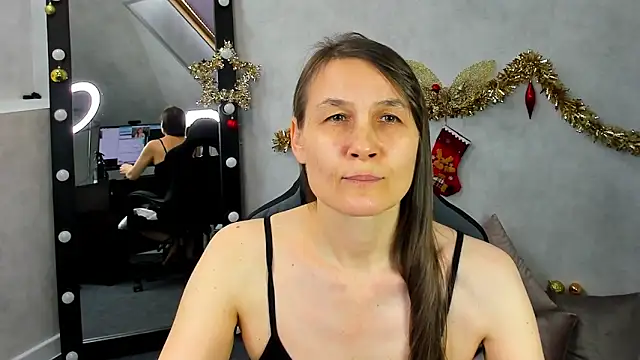 Lillian White online show from January 8, 2025, 7:45 am