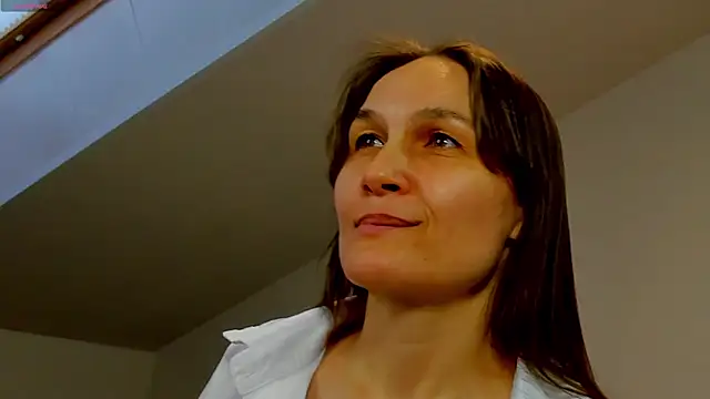 Lillian White online show from February 13, 2025, 10:23 am