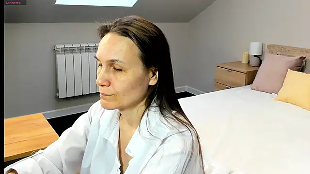 Lillian White online show from February 22, 2025, 4:29 am