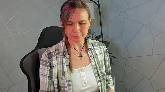 Snapshot of Lillian_White chatting on May 8, 2026, 9:14 am Lillian White online show from May 8, 2026, 9:14 am