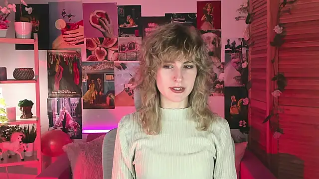 LuxRayi online show from January 8, 2025, 3:07 pm