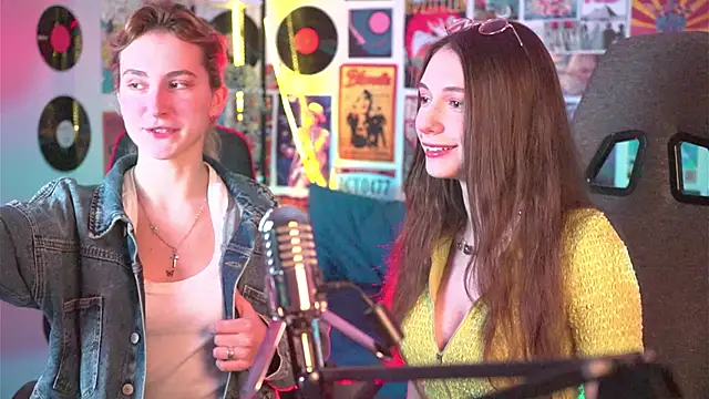 LuxRayi online show from January 10, 2025, 3:16 pm