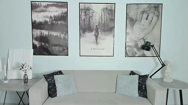 LuxRayi online show from February 6, 2025, 9:28 pm