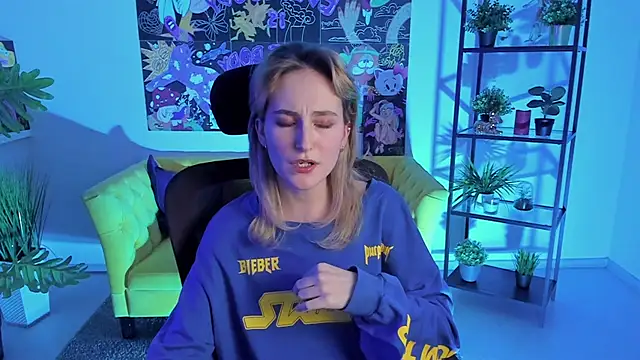 LuxRayi online show from February 21, 2025, 12:27 am