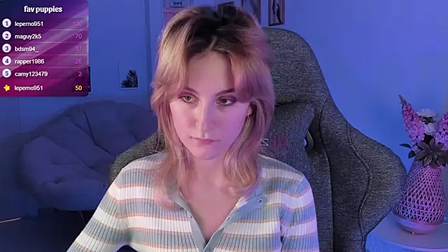 LuxRayi online show from February 25, 2025, 9:02 pm