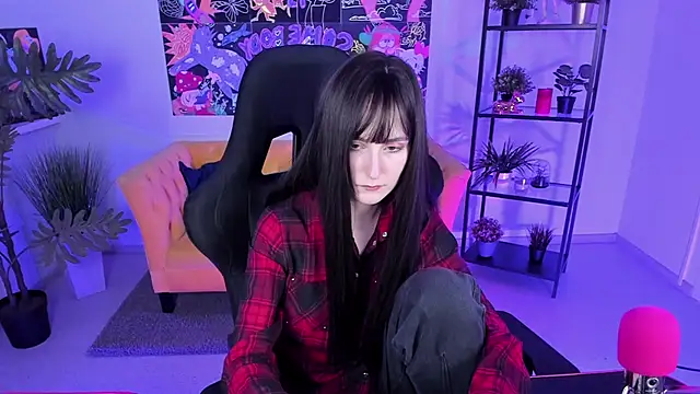 LuxRayi online show from March 14, 2025, 12:21 am